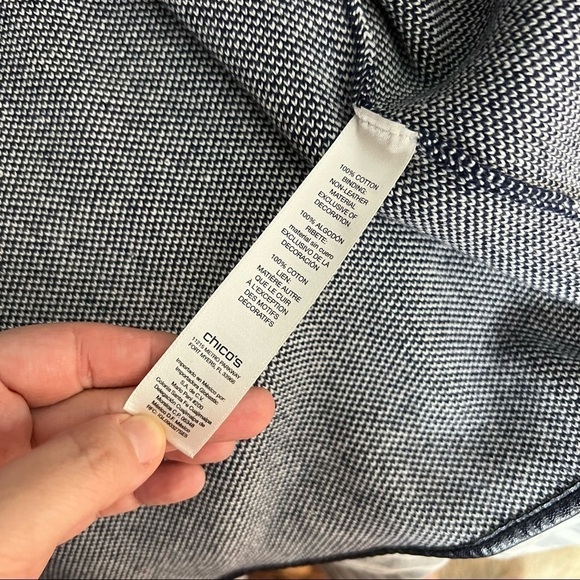 Chicos Hooded Toggle Cardigan Navy Trim Knit Three Quarter Sleeve Size 0 - Picture 5 of 5